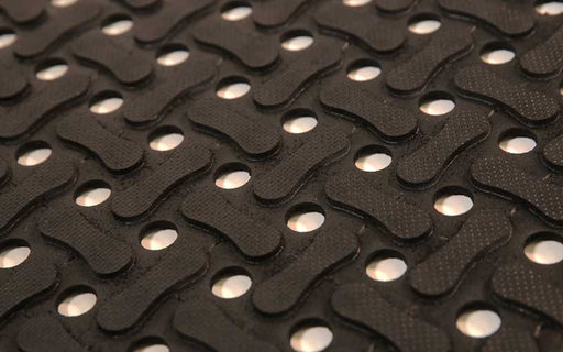 Close up image of the rubber design on the Comfort Flow Mat which is oil and grease resistant. The Mat Group UK.